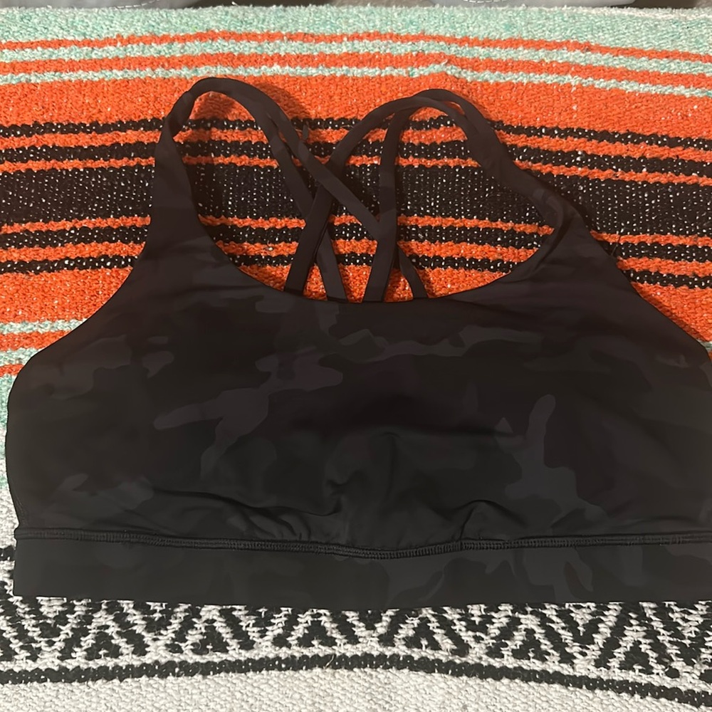 Lululemon Energy bra size 10 Camo